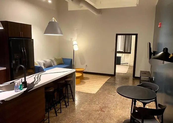 3e-spacious Close To Pitt/cmu/carlow, Sleeps 4 *