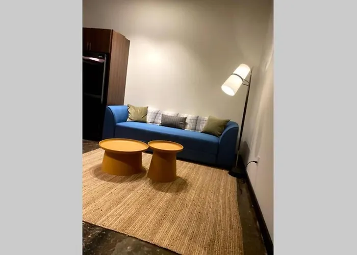 3e-spacious Close To Pitt/cmu/carlow, Sleeps 4 Pittsburgh